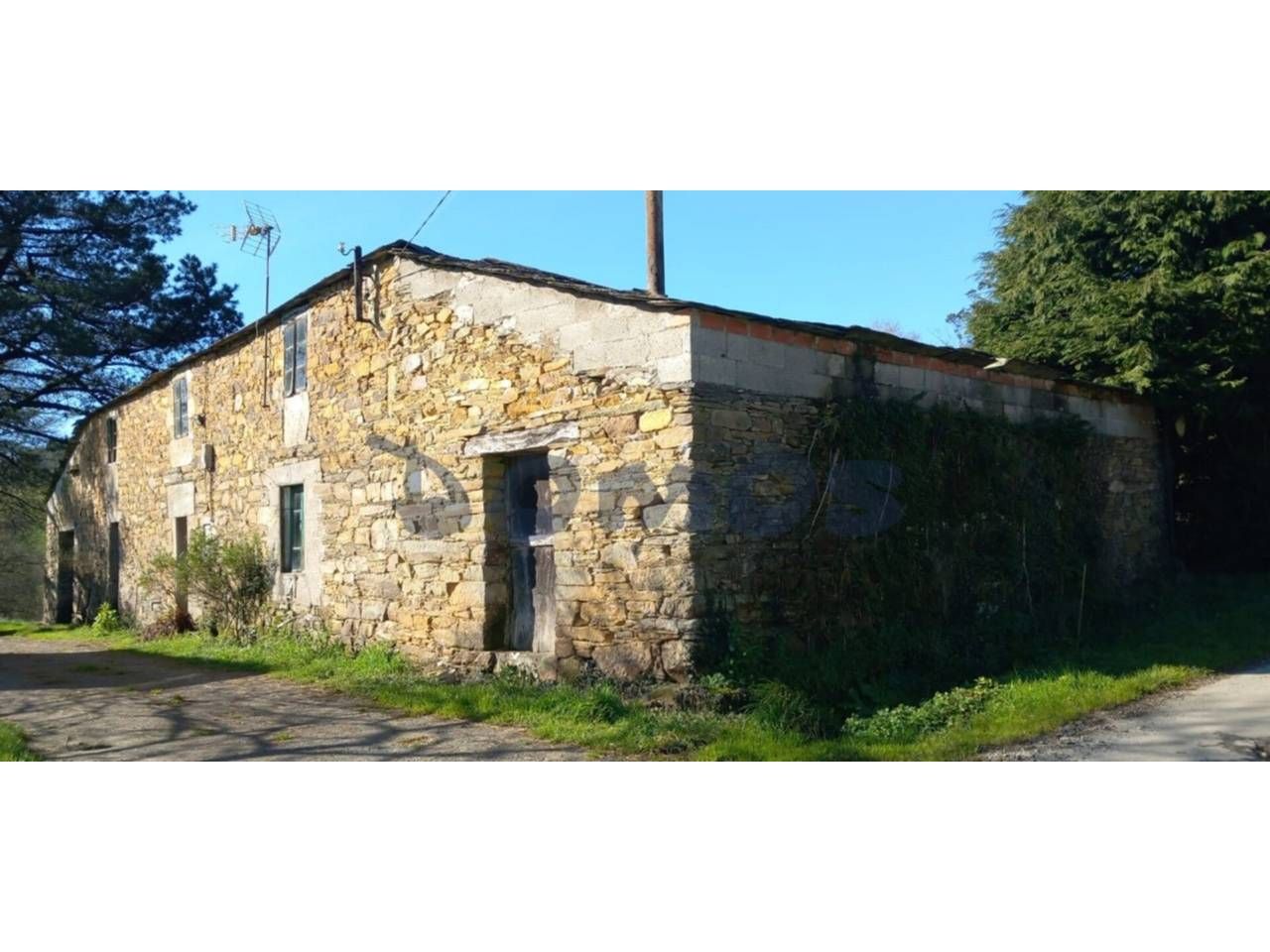 Vista exterior de Casa o xalet en venda en A Pastoriza  amb Jardí privat