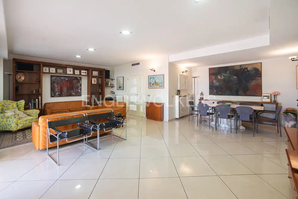 Menjador de Casa o xalet en venda en Benicasim / Benicàssim amb Calefacció, Jardí privat i Terrassa