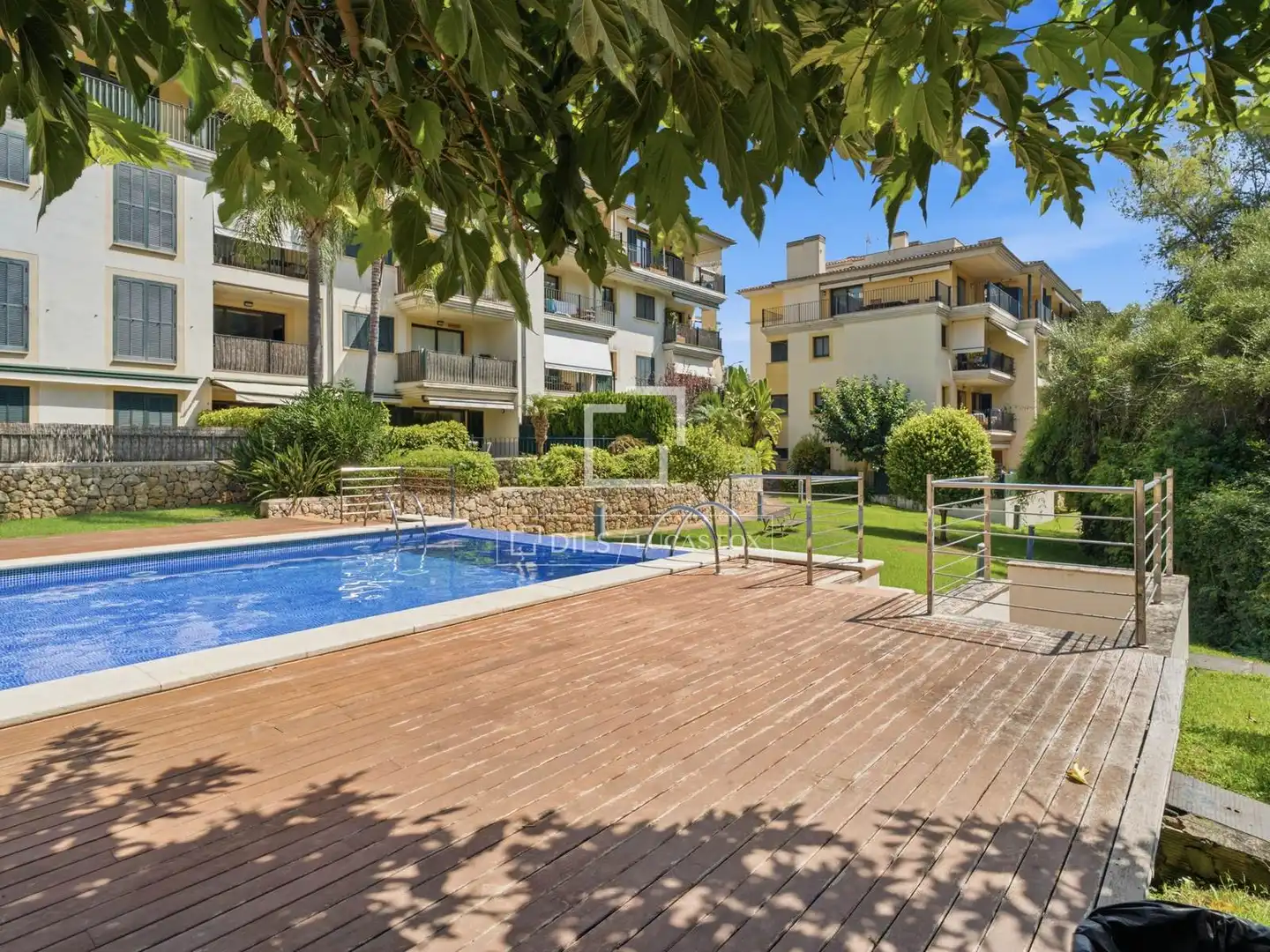 Vista exterior de Àtic en venda en  Palma de Mallorca amb Aire condicionat, Calefacció i Jardí privat