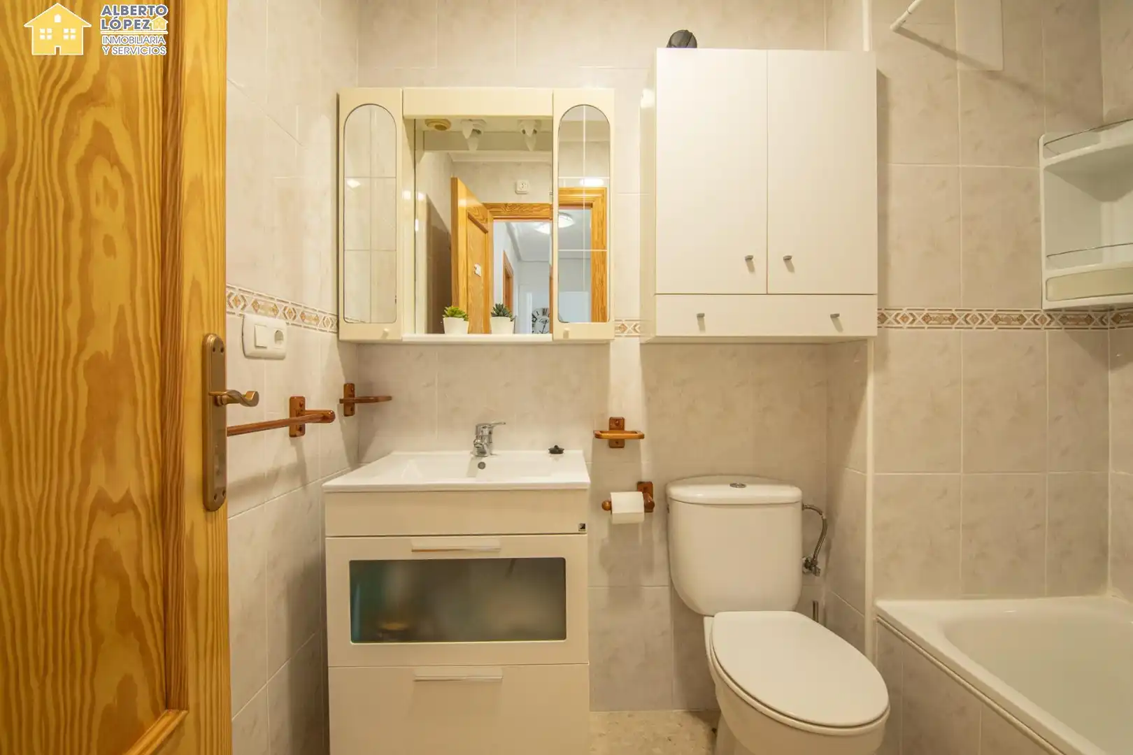 Flat with terrace for sale in Los Arenales del Sol, imagen 37