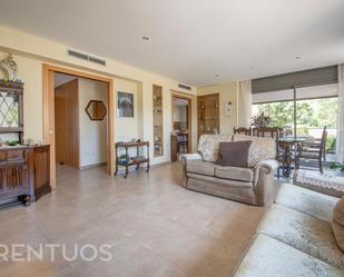 Sala d'estar de Casa o xalet de lloguer en Begues amb Aire condicionat, Calefacció i Jardí privat