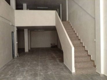 Locale commerciale in vendita a Calle campos 7