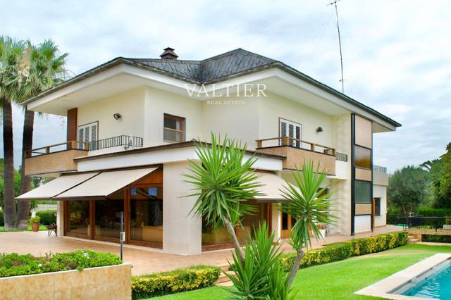 Casa-chalet en Venta en Ausias March en Montepilar