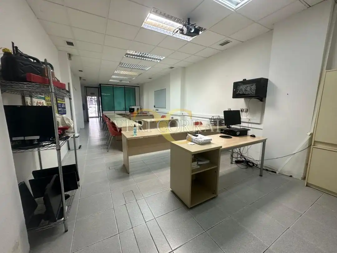 Commercial properties for rent in Oviedo   with Air Conditioner