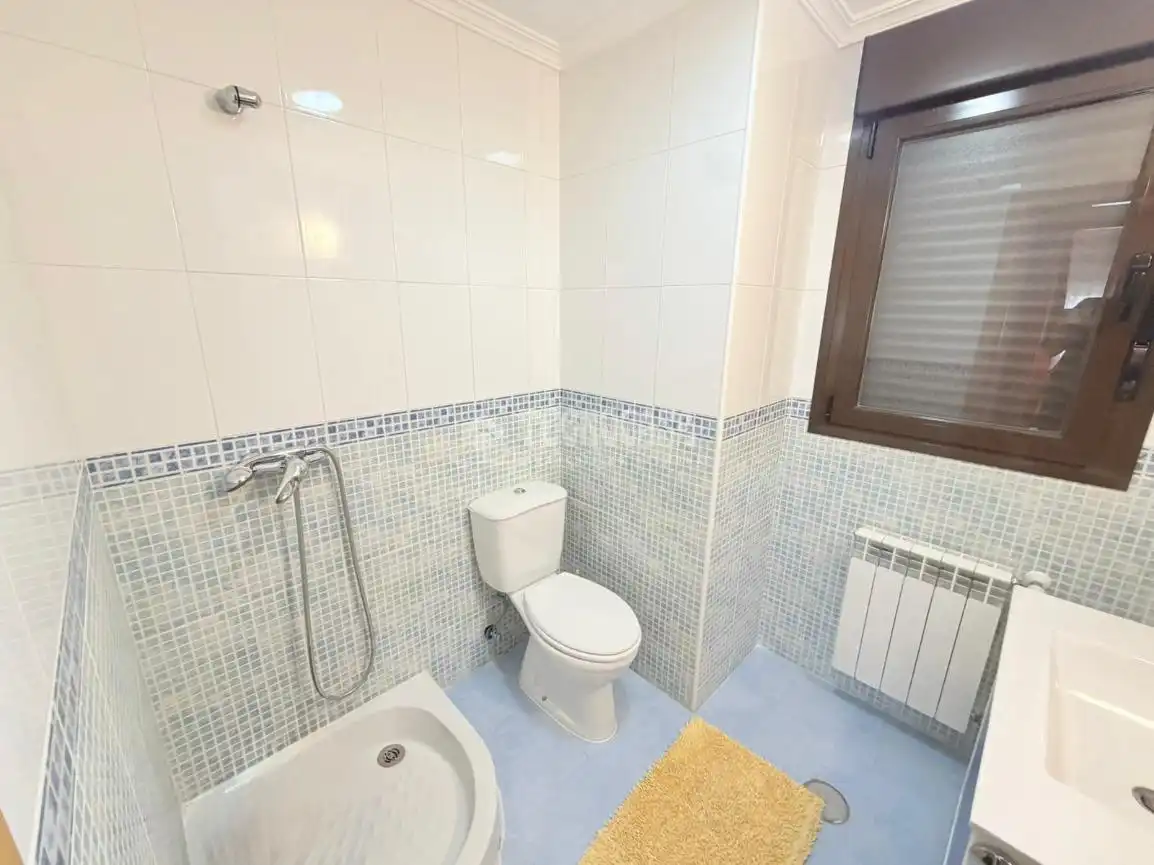 Baño de Piso en venta en Seseña con Aire acondicionado