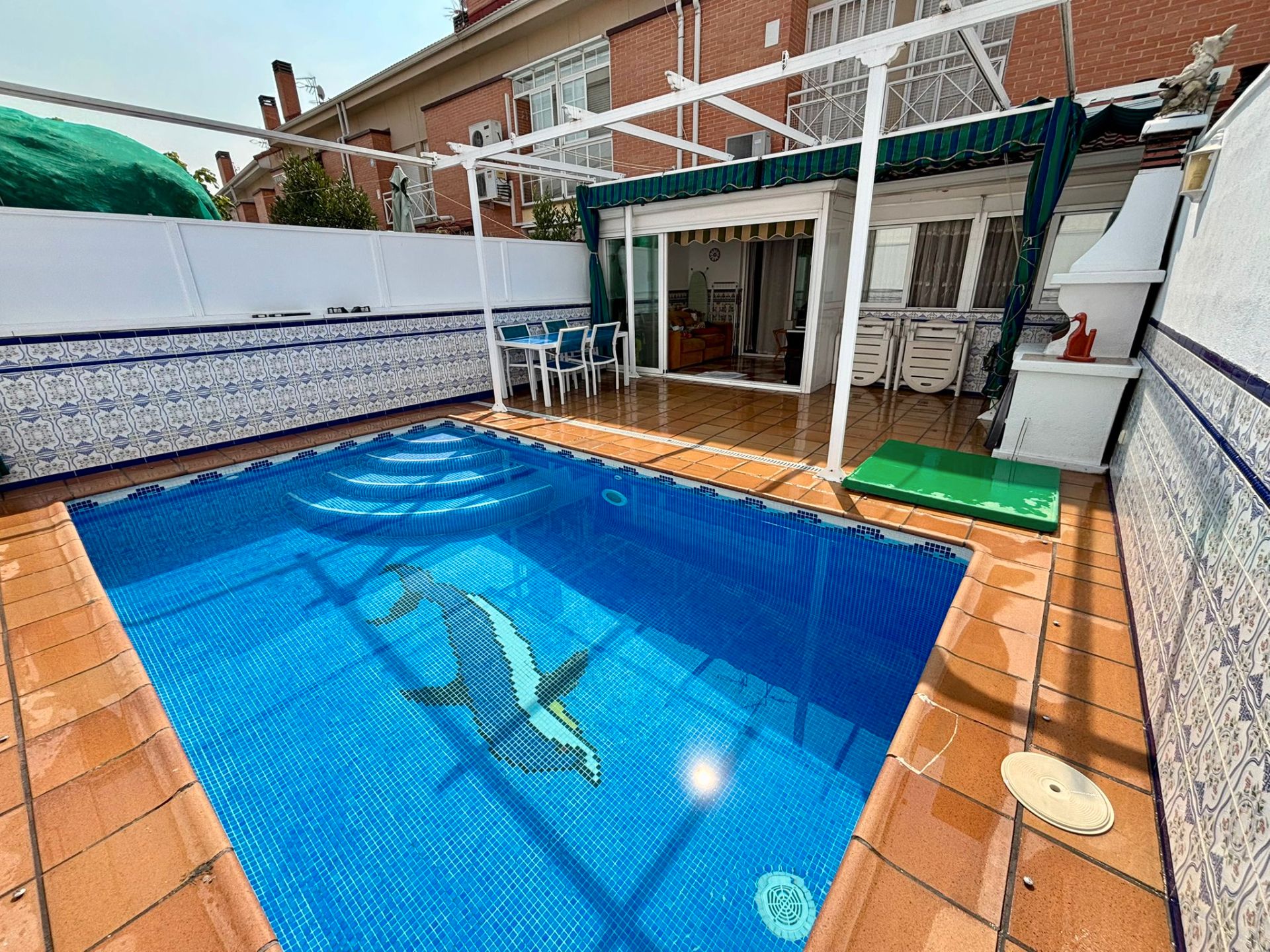 Swimming pool of Single-family semi-detached for sale in Parla  with Air Conditioner, Heating and Private garden