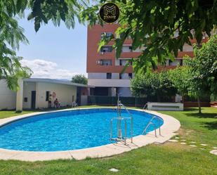 Piscina de Pis en venda en  Jaén Capital amb Aire condicionat