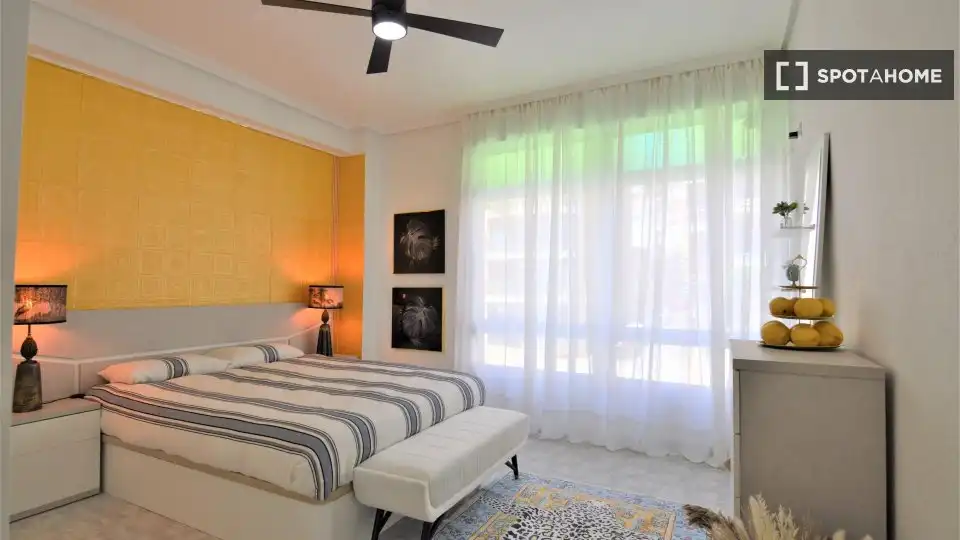 Habitación de Piso de alquiler en Cullera con Aire acondicionado, Calefacción y Amueblado
