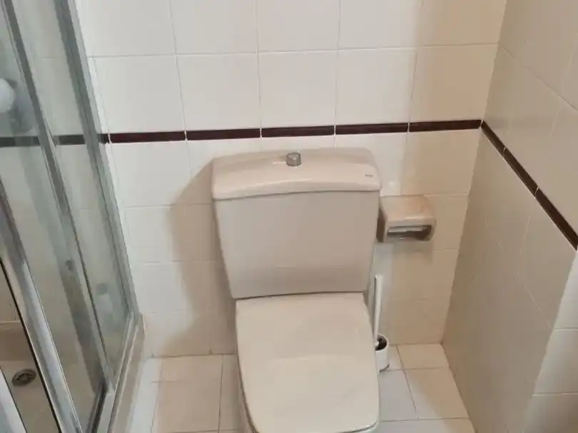 Bany de Pis en venda en A Coruña Capital  amb Jardí privat, Parquet i Piscina