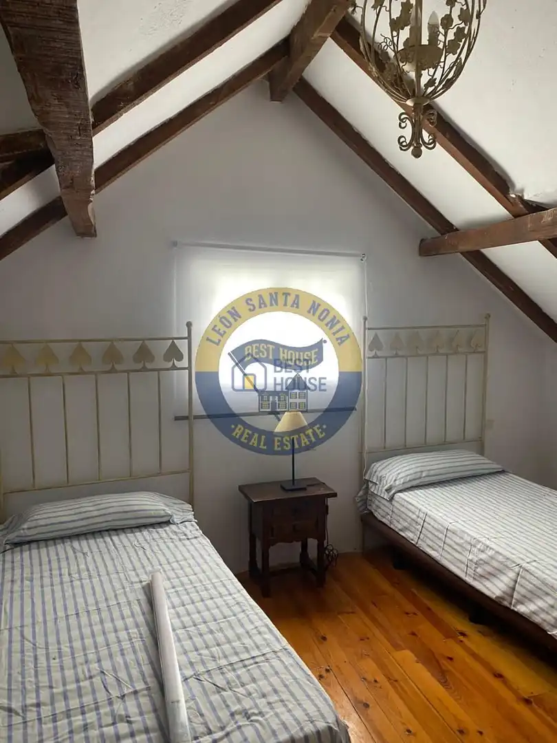 Habitación de Casa o chalet en venta en Garrafe de Torío con Calefacción, Jardín privado y Parquet