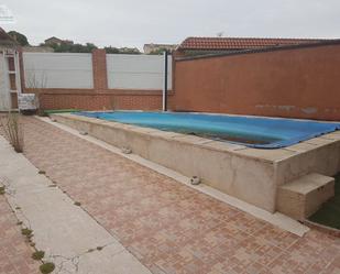 Swimming pool of House or chalet to rent in Mejorada del Campo  with Air Conditioner, Heating and Private garden