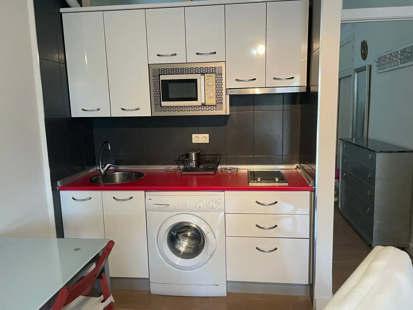 Cocina de Estudio de alquiler en Torremolinos con Aire acondicionado, Jardín privado y Terraza