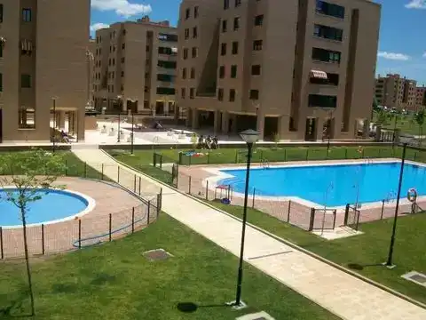 Swimming pool of Flat for rent in Cuenca  with Private garden, Parquet flooring and Swimming Pool