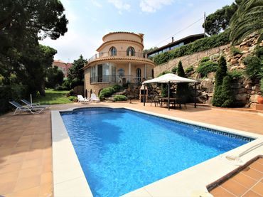 Villa con piscina in vendita a Sa Riera - Sa Fontansa