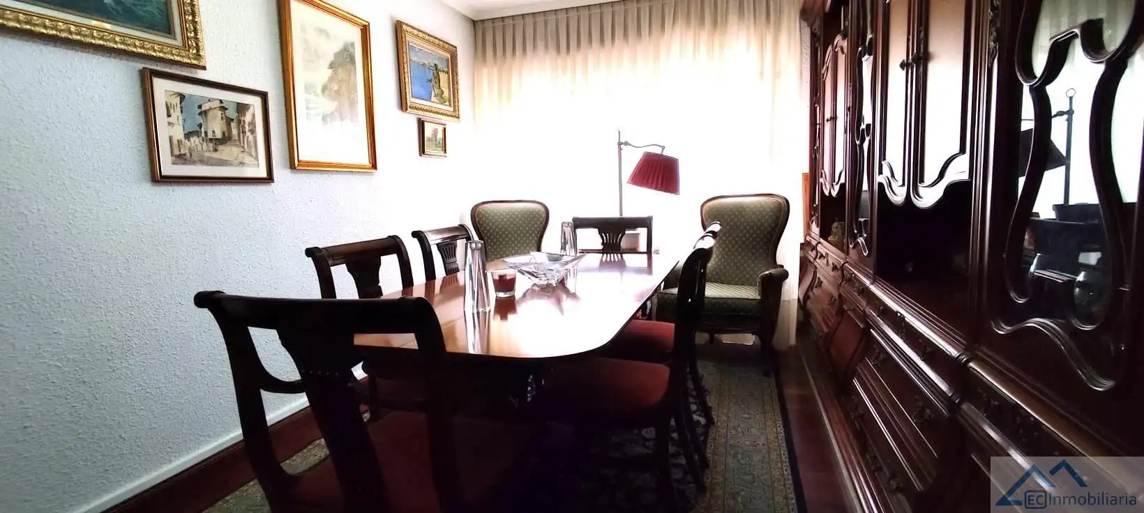Flat for sale in Cuatro Caminos