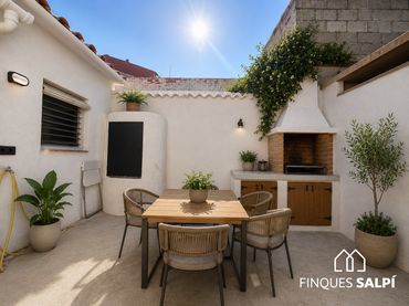Casa rustica in vendita a Pau Casals