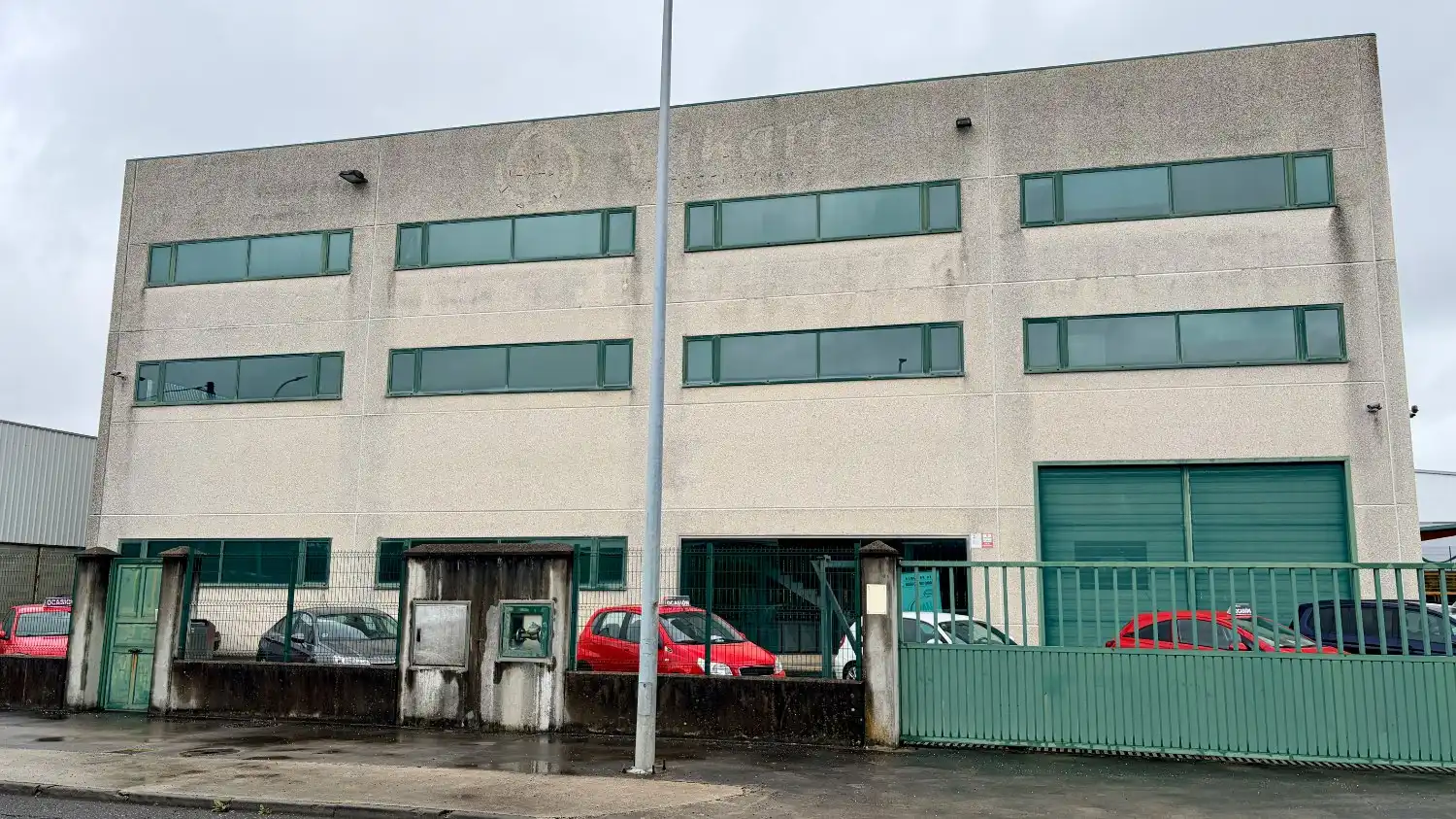 Exterior view of Office for rent in Narón  with Air Conditioner and Heating