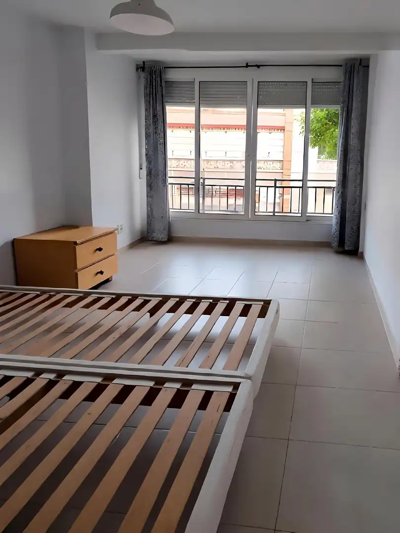 Schlafzimmer von Wohnung zur Miete in Sevilla mit Klimaanlage
