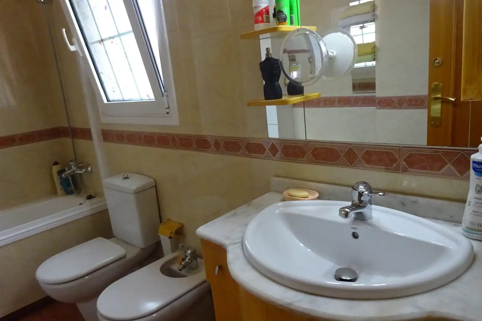 Bany de Casa adosada en venda en Barcelona amb Aire condicionat, Calefacció i Terrassa