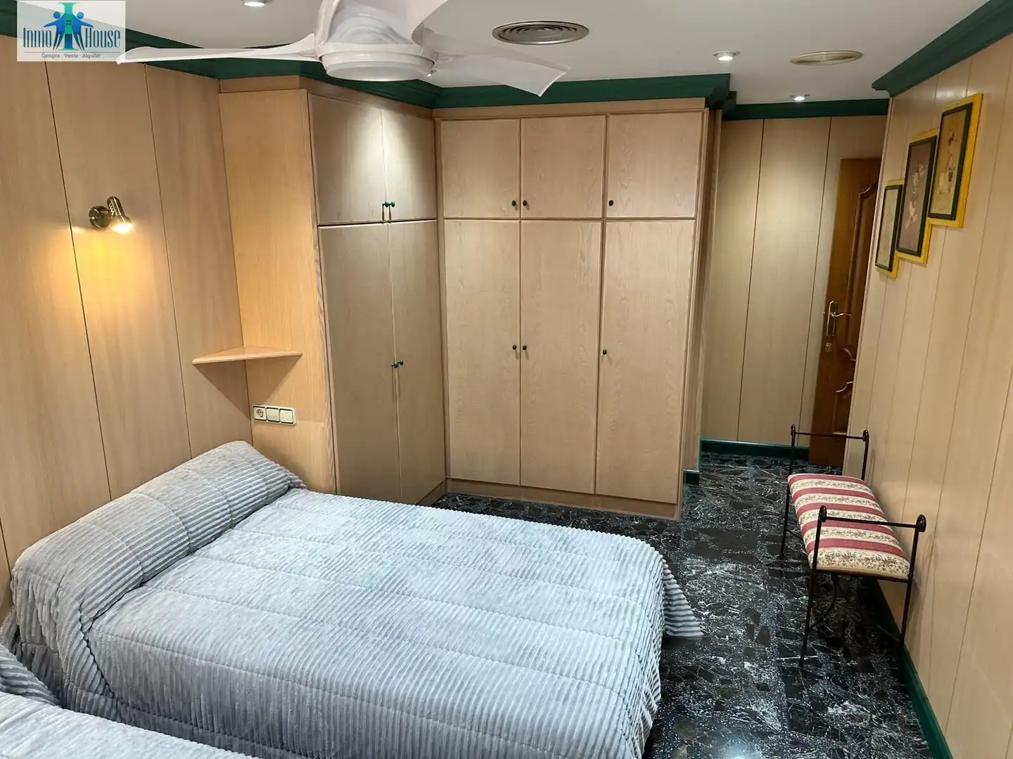 Bedroom of Attic for sale in Almansa  with Air Conditioner, Private garden and Terrace
