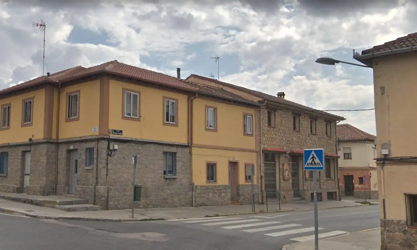 Vista exterior de Pis en venda en Segovia amb Calefacció, Parquet i Terrassa