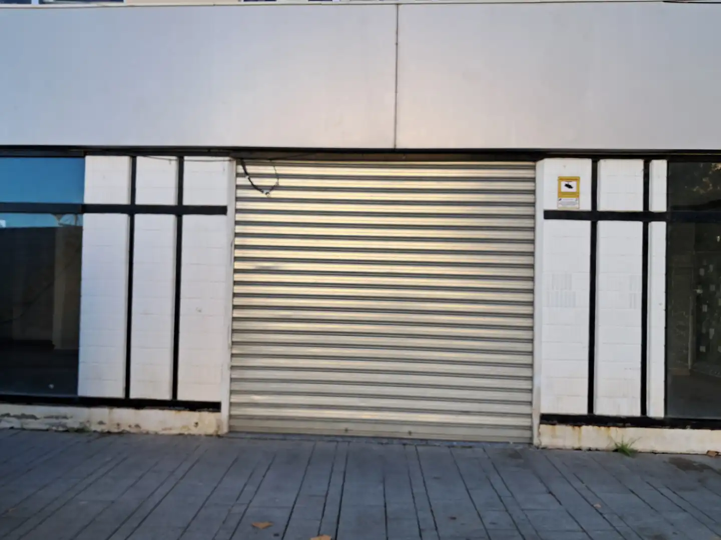 Local comercial en venta en Carrer Nogueres 1