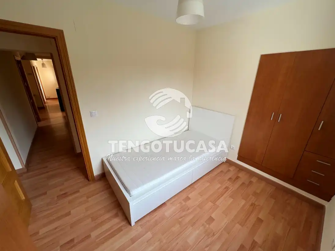 Dormitori de Pis en venda en Madrid amb Calefacció, Parquet i Terrassa