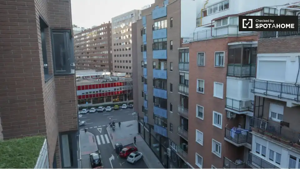 Appartamento con terrazza in affitto a Tetuán, imagen 11