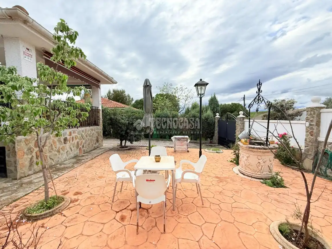 Terrasse von Haus oder Chalet zum Verkauf in Cedillo del Condado mit Klimaanlage, Heizung und Privatgarten