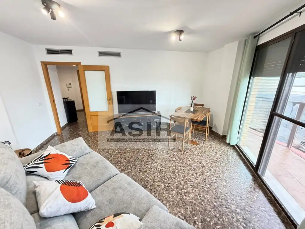 Flat with terrace for sale in Calle Clara Campoamor, imagen 2