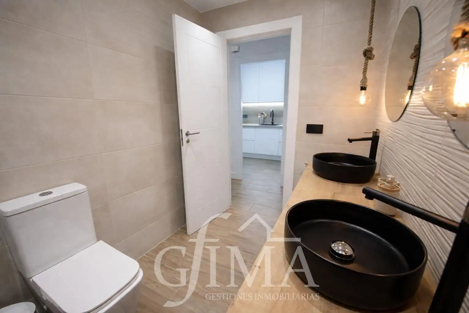 Badezimmer von Erdgeschoss zum Verkauf in Tomelloso mit Klimaanlage und Heizung