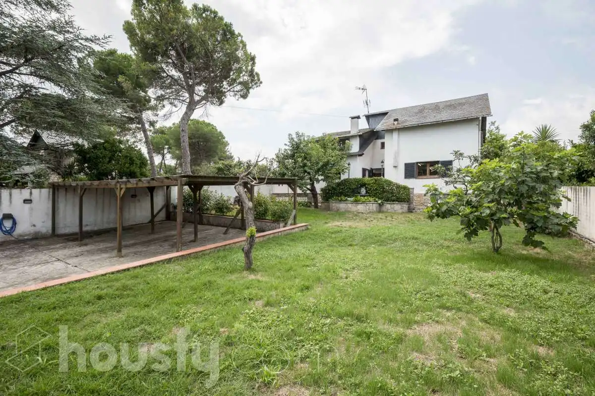 Jardí de Casa o xalet en venda en Mediona amb Aire condicionat, Calefacció i Jardí privat