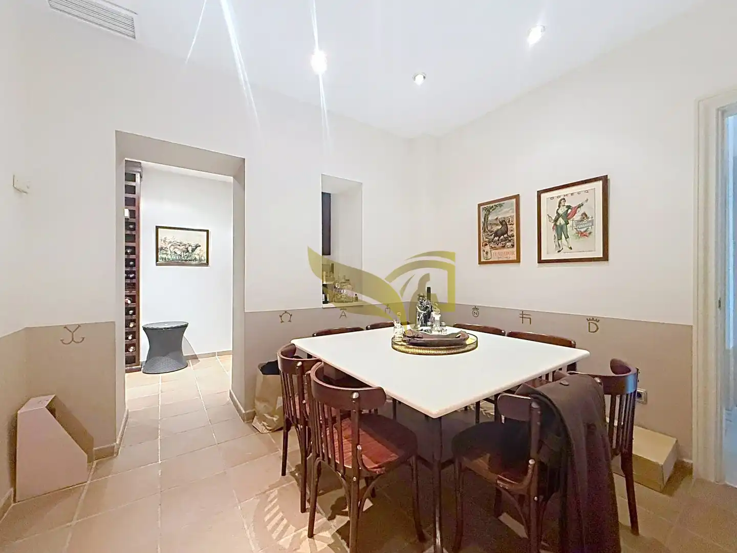 Esszimmer von Einfamilien-Reihenhaus zum Verkauf in Sevilla mit Klimaanlage, Heizung und Privatgarten
