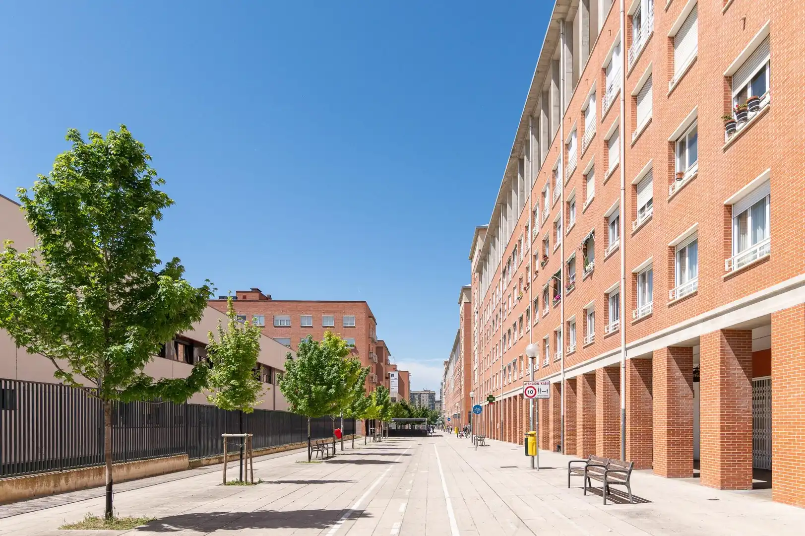 Vista exterior de Piso en venta en  Pamplona / Iruña con Calefacción, Parquet y Trastero