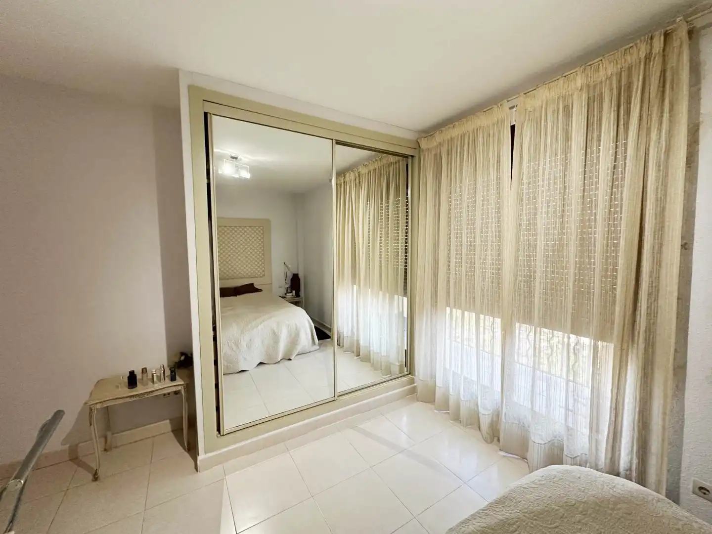 Habitación de Piso en venta en Benalmádena con Calefacción, Terraza y Piscina comunitaria