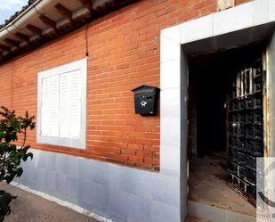 Vista exterior de Casa adosada en venda en Huecas