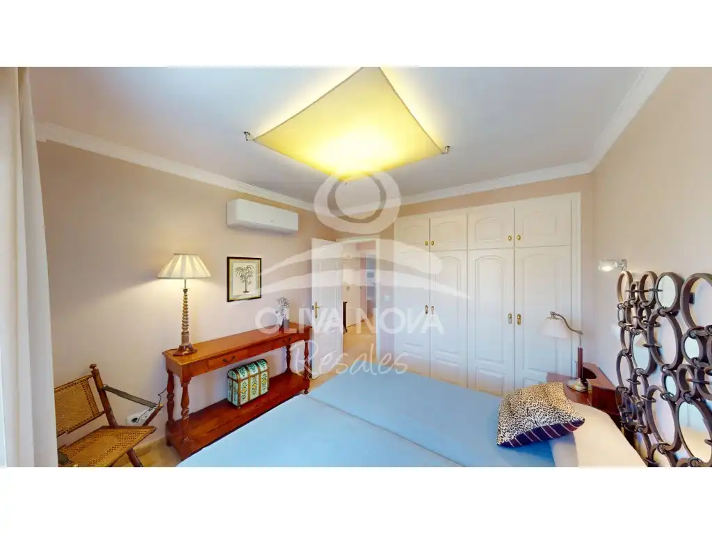 Habitación de Casa o chalet en venta en Oliva con Terraza y Piscina