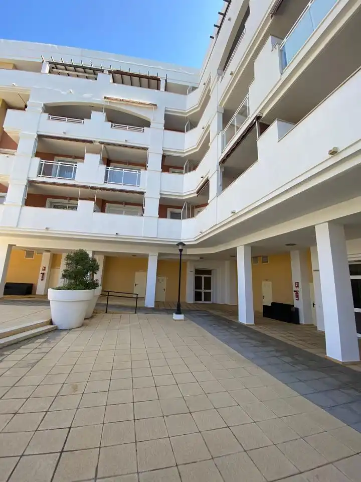 Vista exterior de Pis en venda en Vélez-Málaga amb Terrassa, Traster i Piscina comunitària