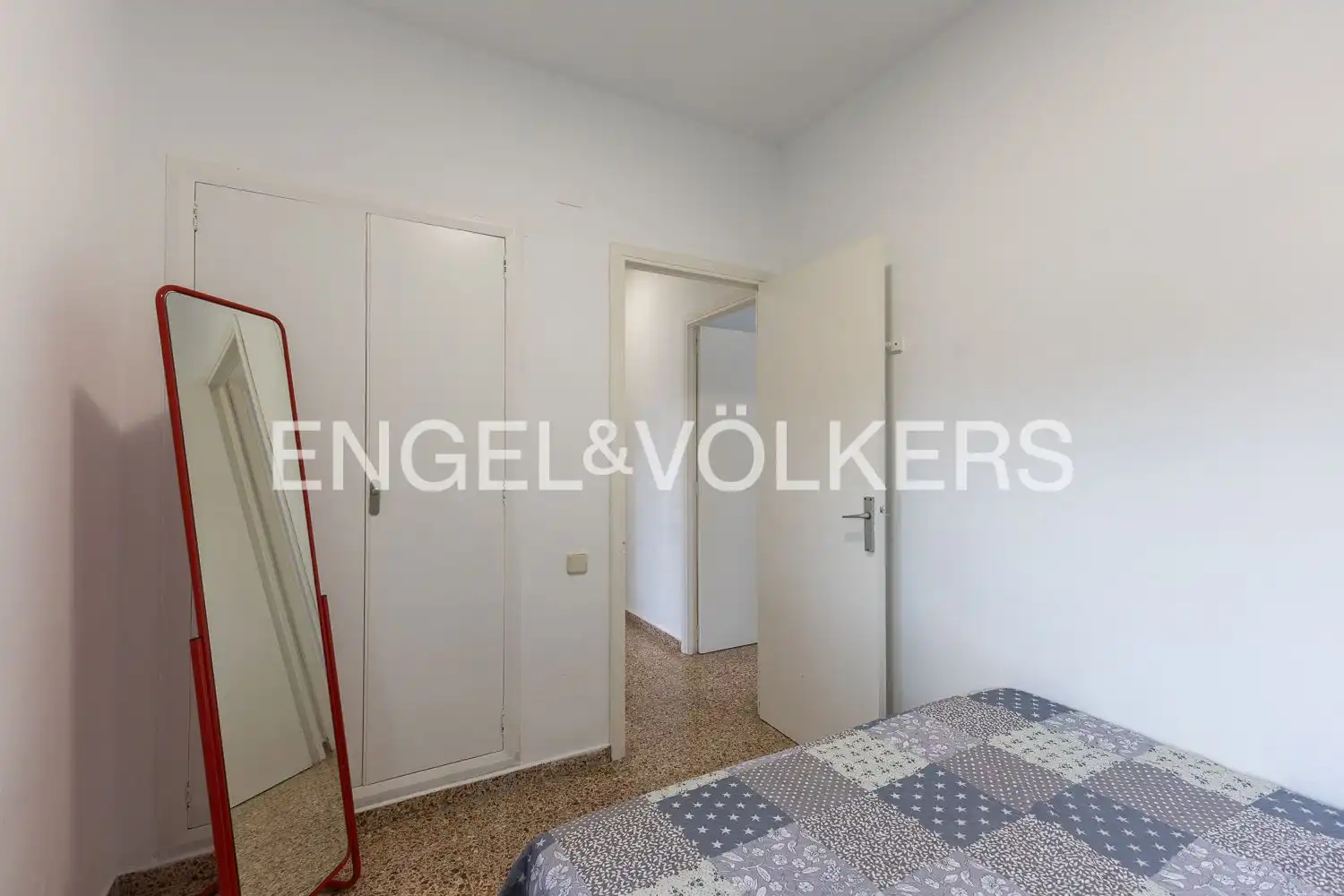 Habitación de Casa o chalet en venta en Paterna con Calefacción, Jardín privado y Terraza