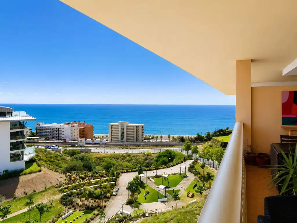 Dormitori de Pis en venda en Fuengirola amb Aire condicionat, Jardí privat i Terrassa