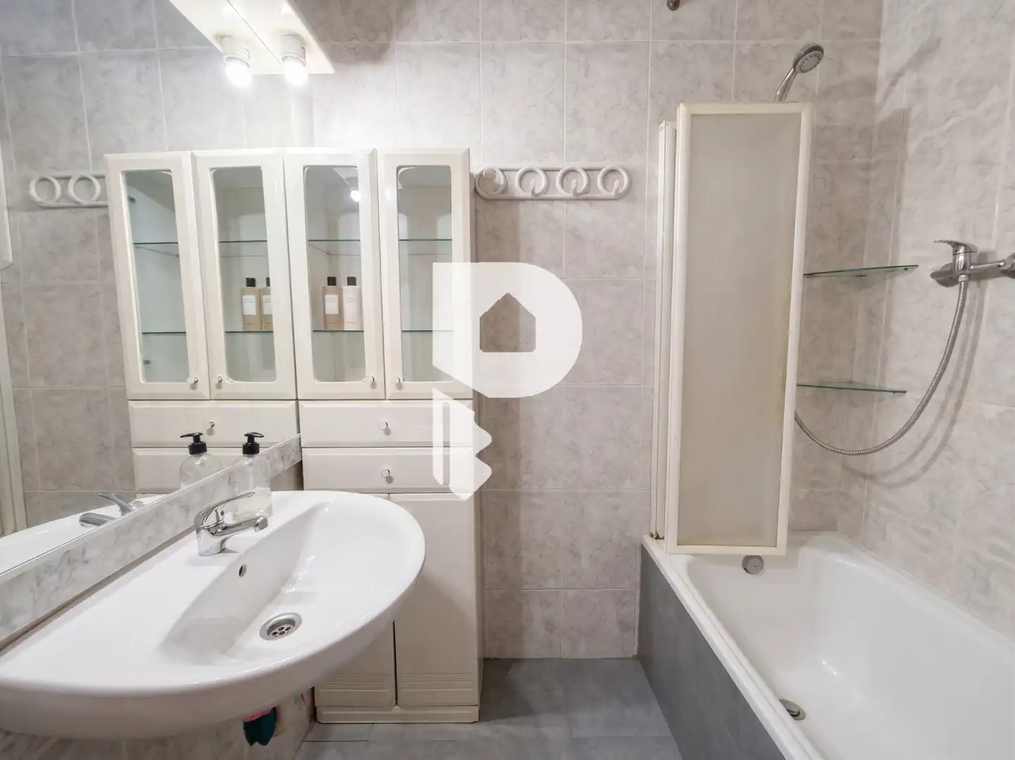 Baño de Apartamento en venta en Sant Vicenç Dels Horts con Calefacción y Internet