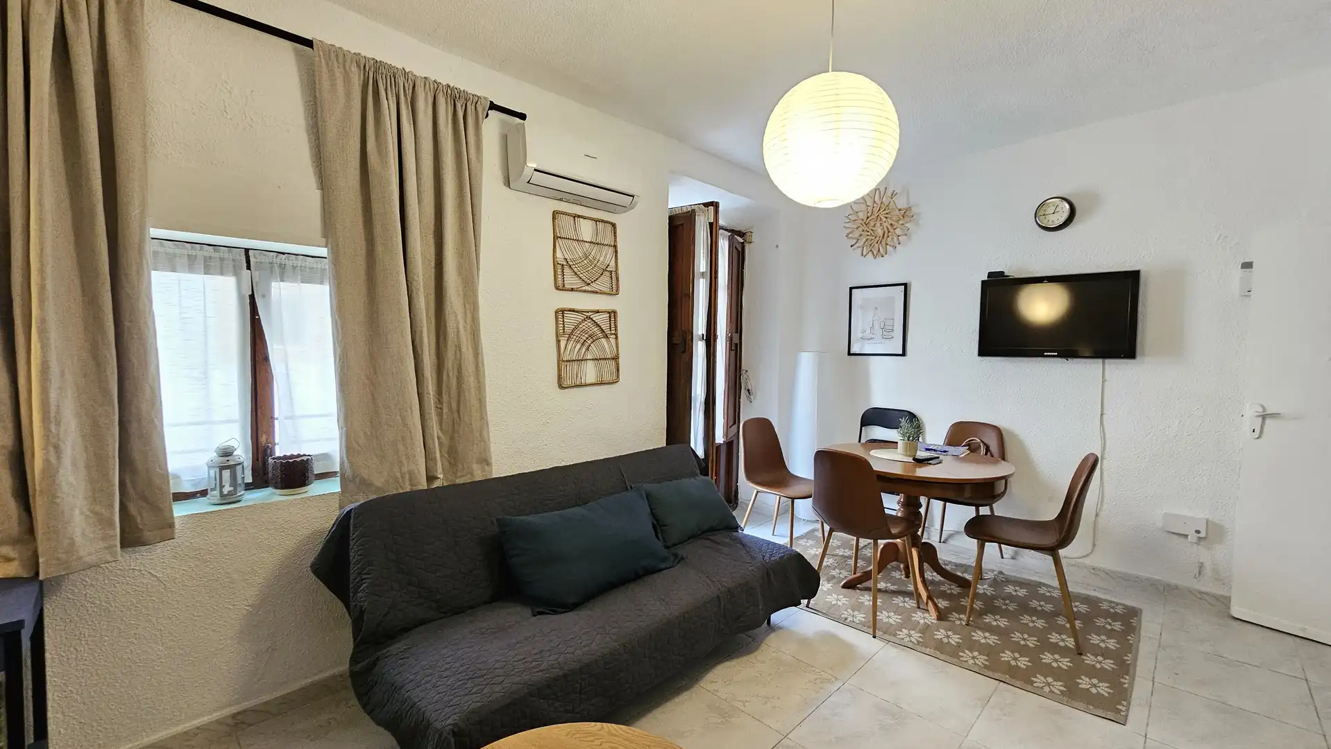 Sala d'estar de Casa o xalet en venda en Benidorm amb Moblat