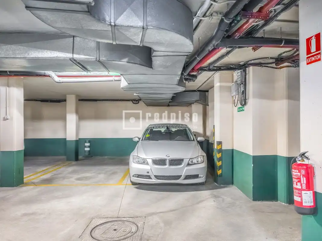 Parking de Piso en venta en Alcorcón con Calefacción, Jardín privado y Trastero
