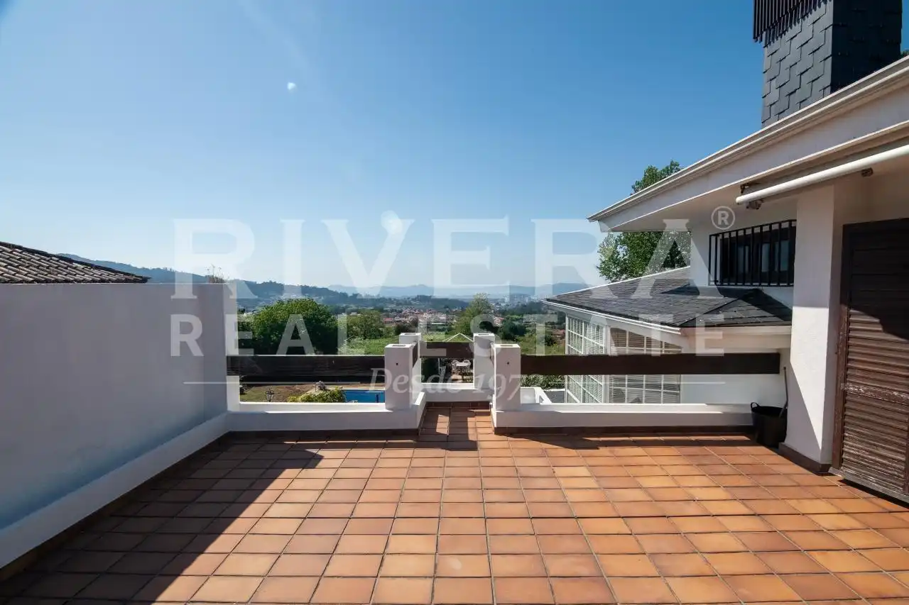 Terraza de Casa o chalet en venta en Vigo  con Calefacción, Jardín privado y Terraza