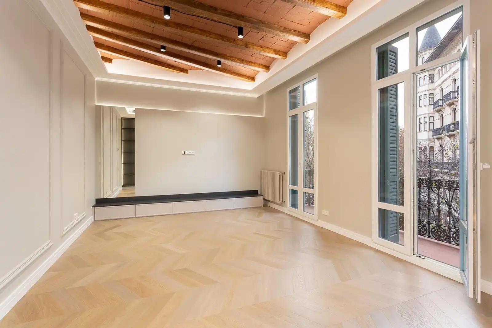 Sala de estar de Piso en venta en  Barcelona Capital con Aire acondicionado, Parquet y Amueblado