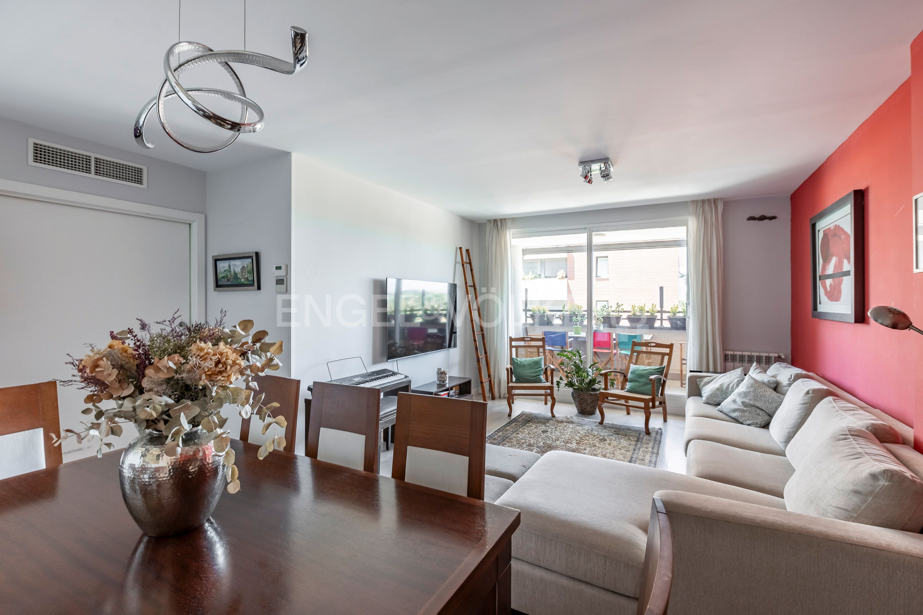 Sala d'estar de Apartament de lloguer en  Madrid Capital amb Aire condicionat, Calefacció i Terrassa