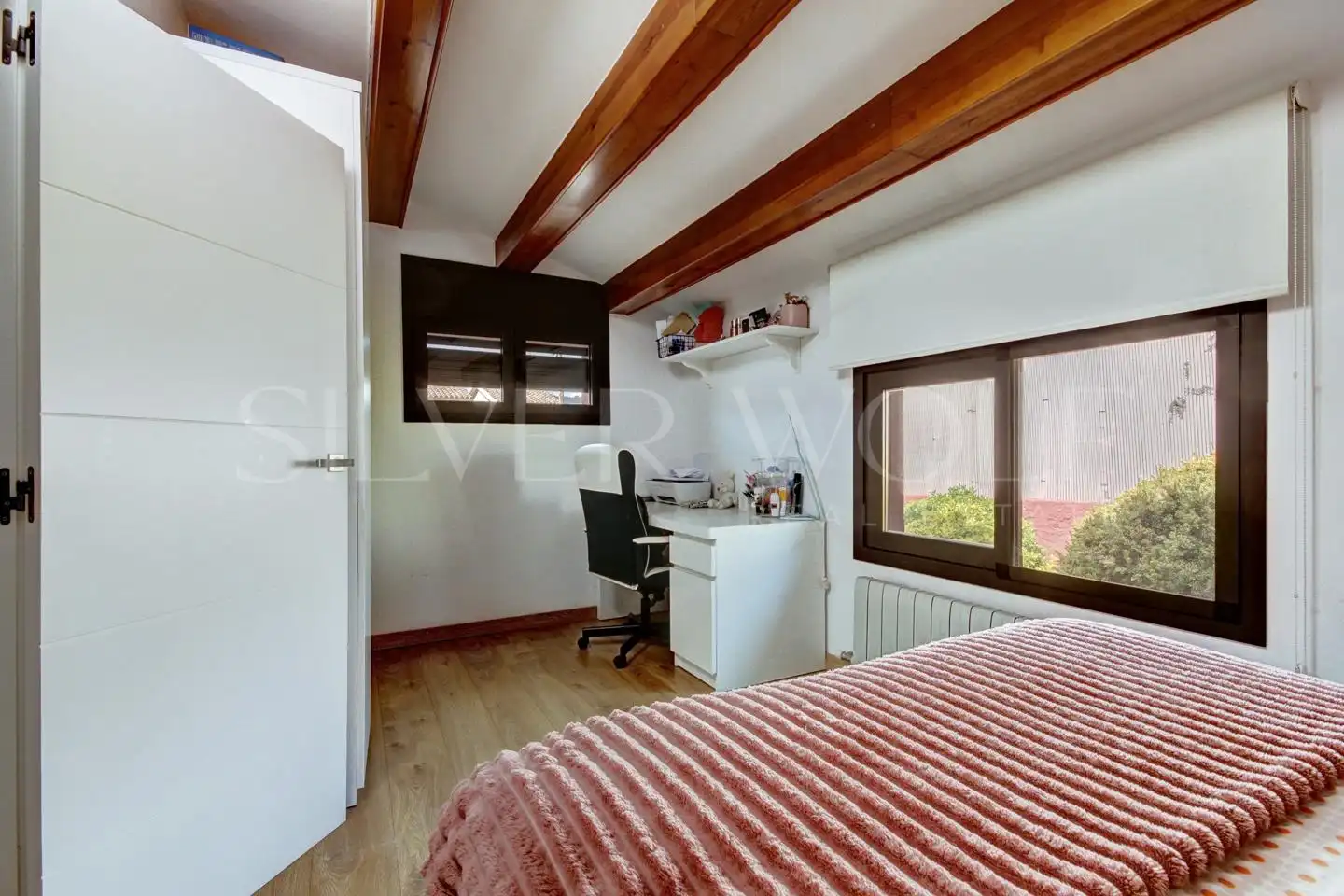 Dormitori de Casa o xalet en venda en Castellar del Vallès amb Aire condicionat, Calefacció i Jardí privat