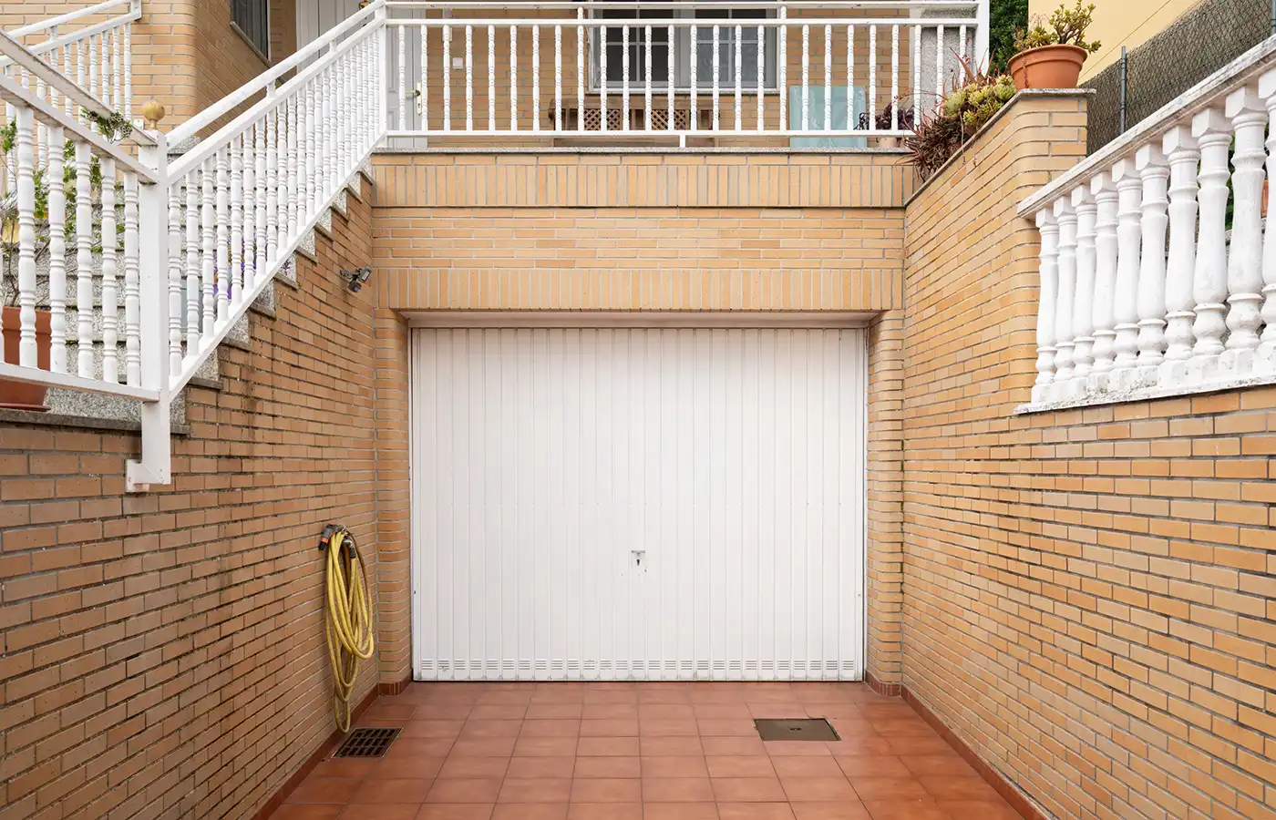 Parking de Casa o chalet en venta en Oleiros con Calefacción, Jardín privado y Parquet