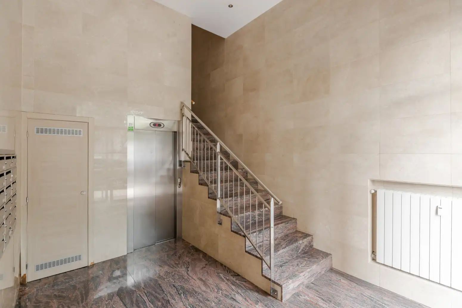 Piso en venta en  Pamplona / Iruña con Calefacción, Parquet y Terraza