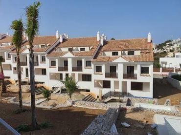 Adosado con balcón en venta en Riviera del Sol